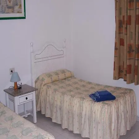 La Laguneta Aparthotel 2*